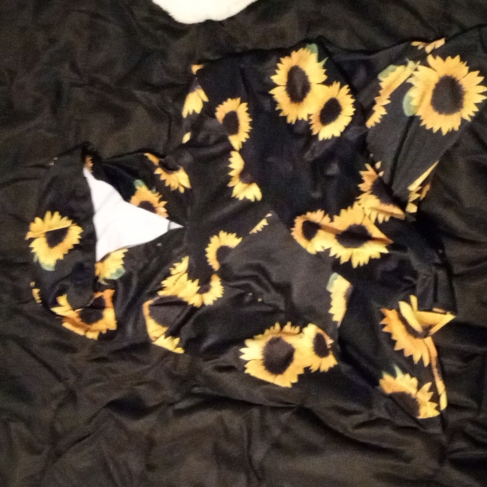 Women's sunflower long sleeved hooded crop top